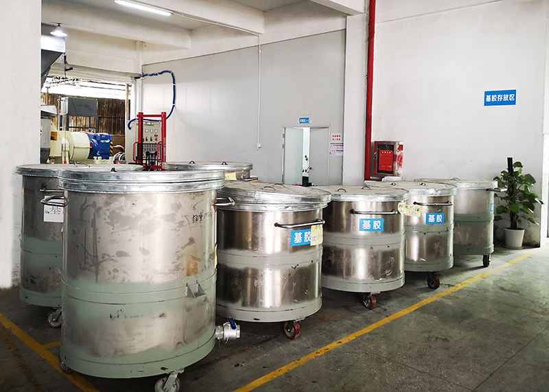 如何選擇靠譜的液體硅膠廠家？這些要點需牢記